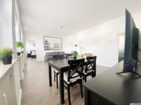 Modern & Chic Apartments with Terrace or Balcony